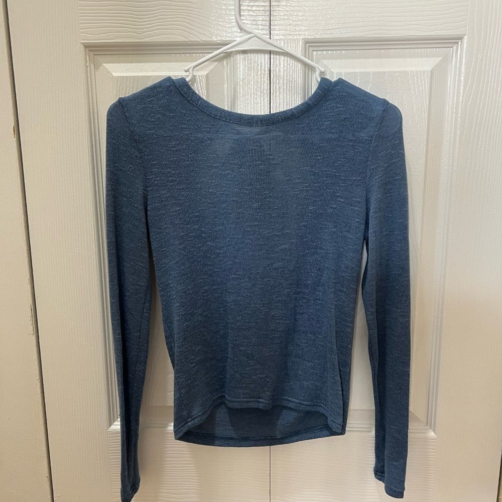 H&M Sweater w/ open Back Size S